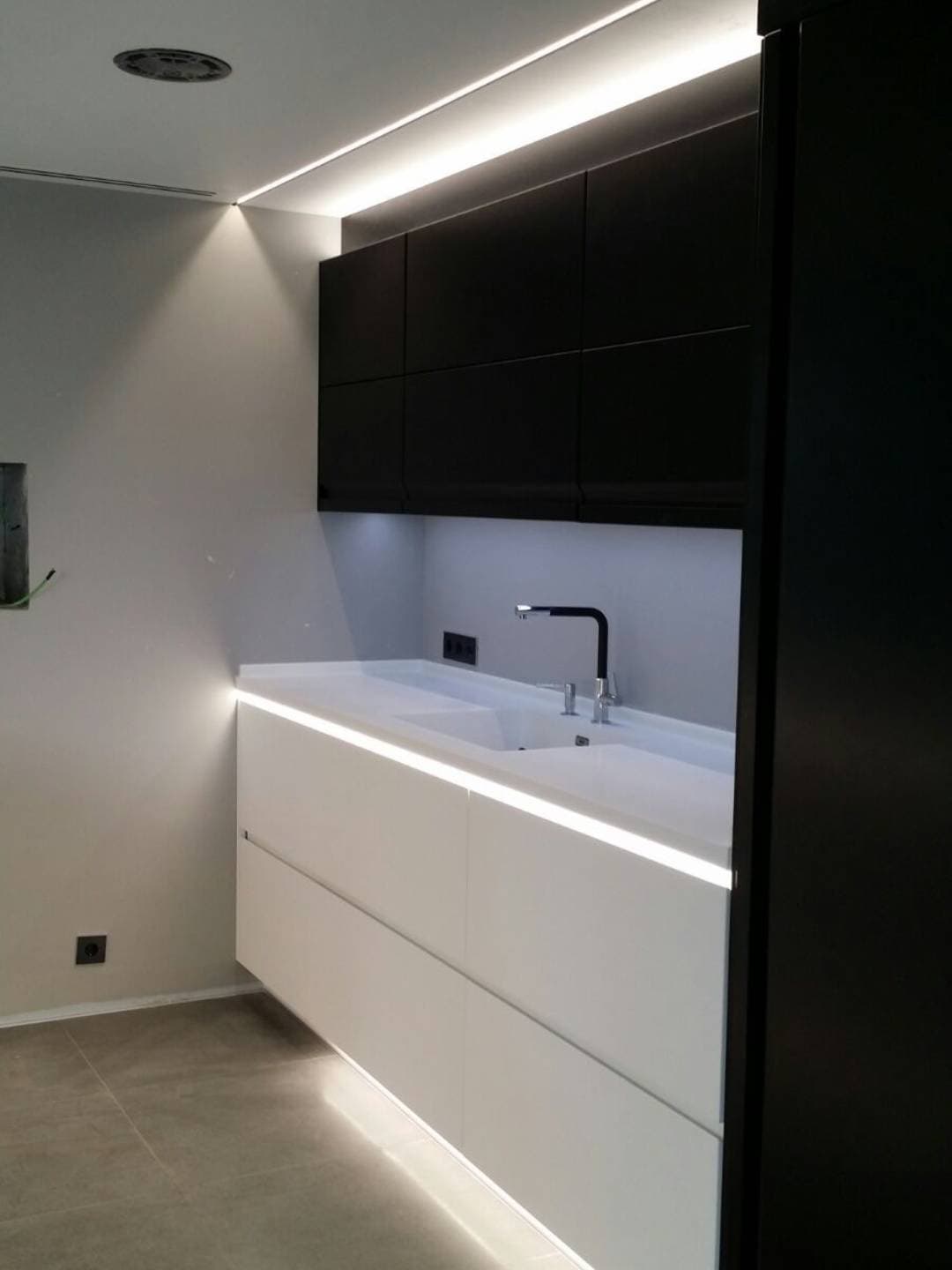 Completed kitchen renovation project, photo 14
